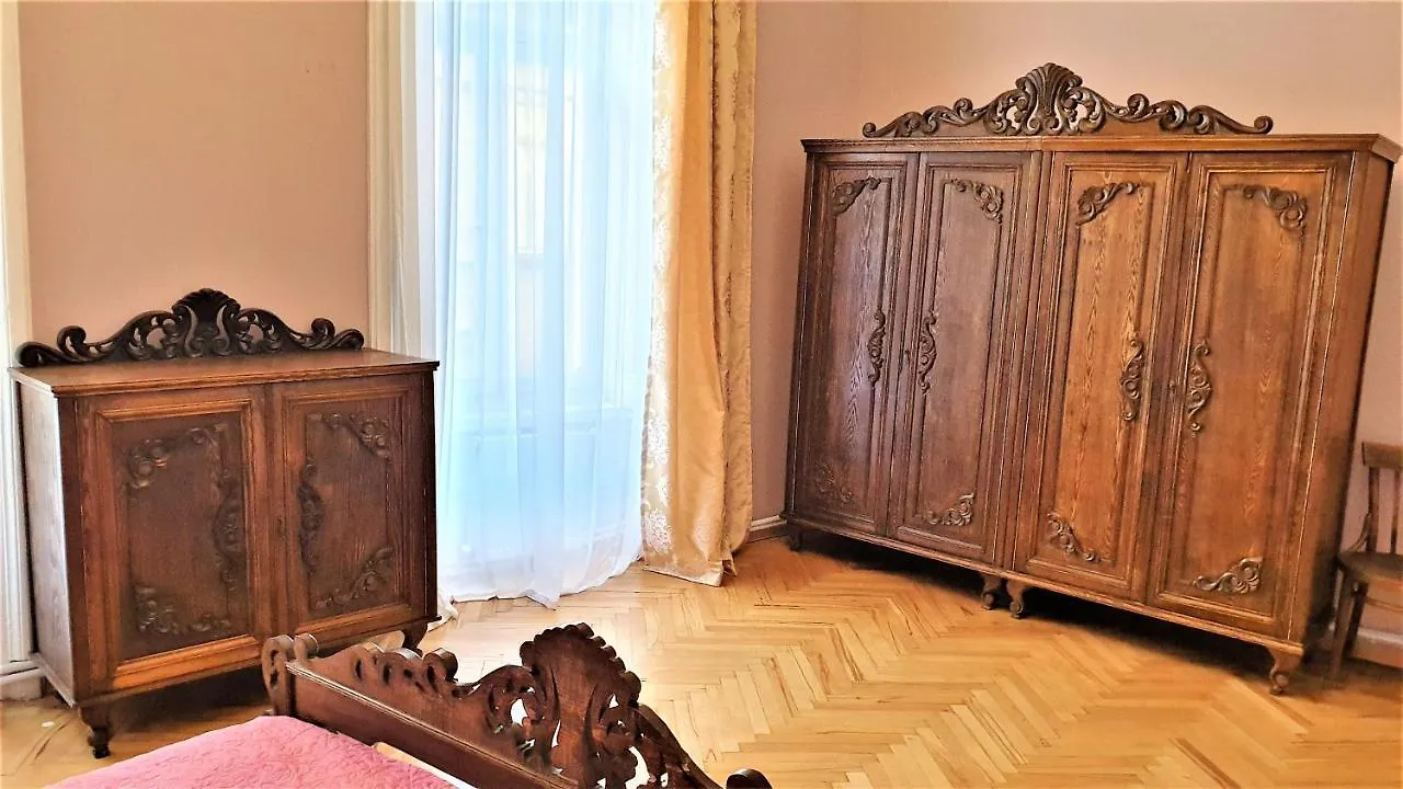 Tet A Tet Old Tbilisi Apartment Georgia