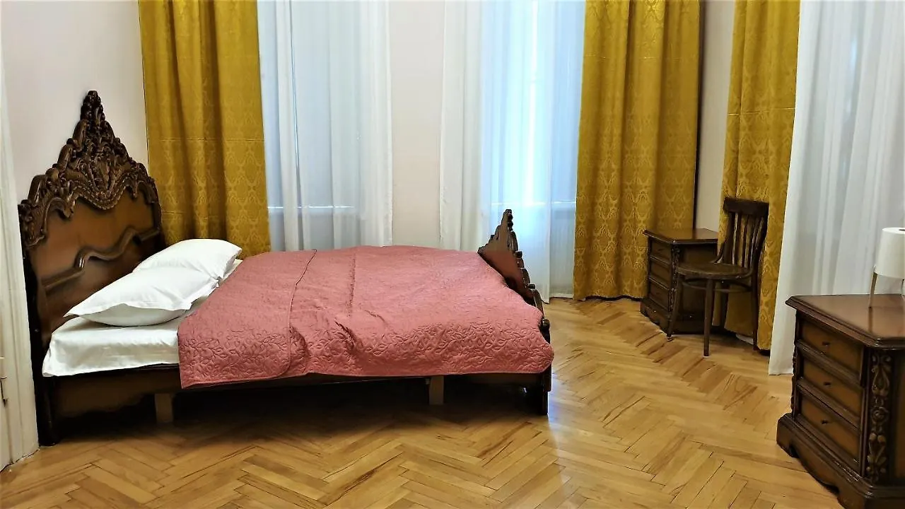 Tet A Tet Old Tbilisi Apartment