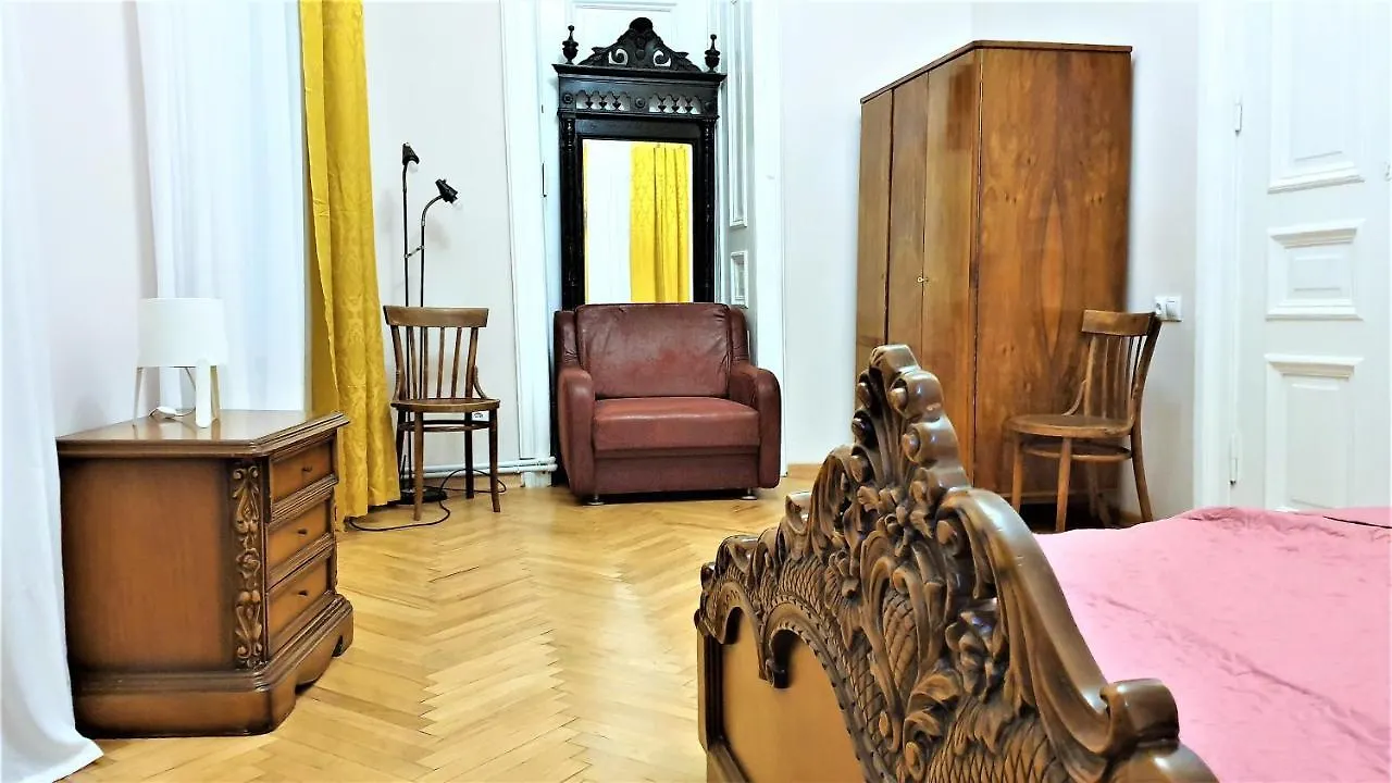 Tet A Tet Old Tbilisi Apartment Georgia